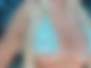adrianna777's Live Sex Cam Show