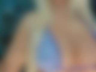 adrianna777's Live Sex Cam Show