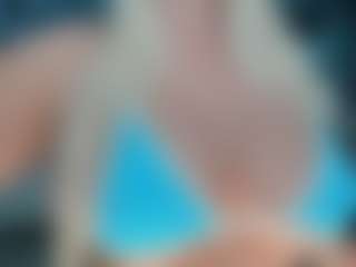 adrianna777's Live Sex Cam Show
