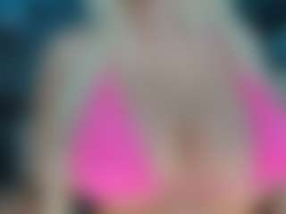 adrianna777's Live Sex Cam Show