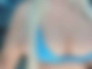 adrianna777's Live Sex Cam Show