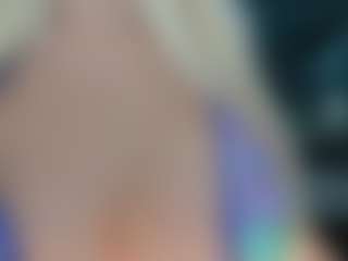 adrianna777's Live Sex Cam Show