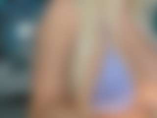 adrianna777's Live Sex Cam Show