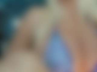 adrianna777's Live Sex Cam Show