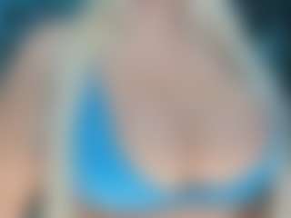 adrianna777's Live Sex Cam Show