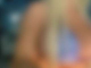 adrianna777's Live Sex Cam Show