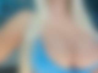 adrianna777's Live Sex Cam Show