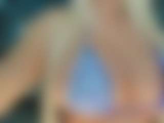 adrianna777's Live Sex Cam Show
