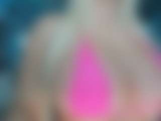 adrianna777's Live Sex Cam Show