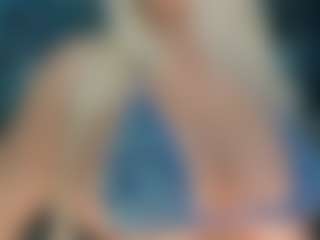 adrianna777's Live Sex Cam Show