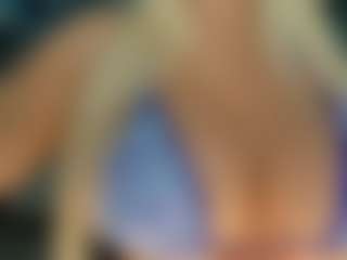 adrianna777's Live Sex Cam Show