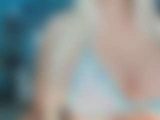 adrianna777's Live Sex Cam Show