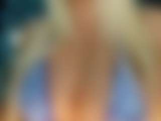 adrianna777's Live Sex Cam Show