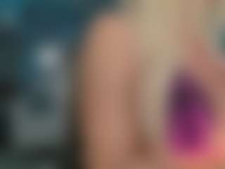 adrianna777's Live Sex Cam Show