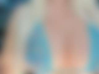 adrianna777's Live Sex Cam Show