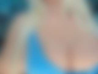 adrianna777's Live Sex Cam Show