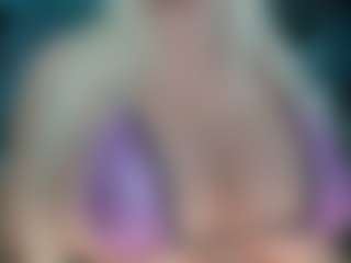 adrianna777's Live Sex Cam Show