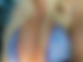 adrianna777's Live Sex Cam Show