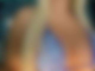 adrianna777's Live Sex Cam Show