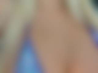 adrianna777's Live Sex Cam Show