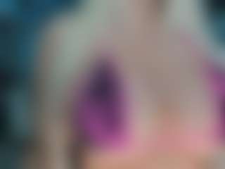 adrianna777's Live Sex Cam Show