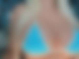 adrianna777's Live Sex Cam Show