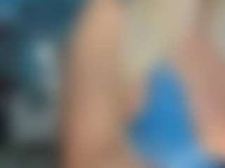 adrianna777's Live Sex Cam Show