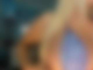 adrianna777's Live Sex Cam Show