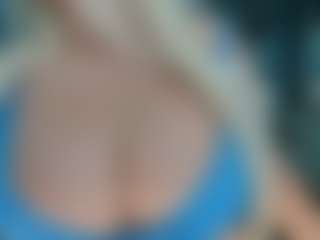 adrianna777's Live Sex Cam Show