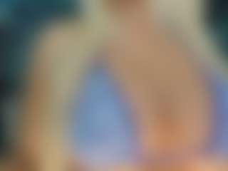 adrianna777's Live Sex Cam Show