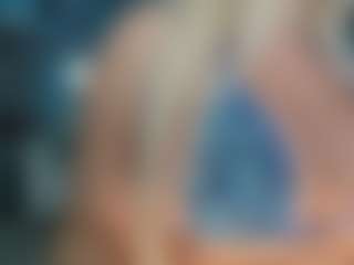 adrianna777's Live Sex Cam Show