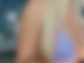 adrianna777's Live Sex Cam Show