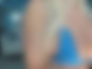 adrianna777's Live Sex Cam Show