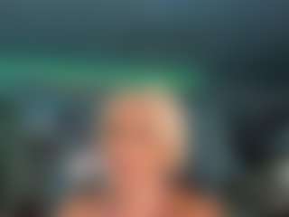 adrianna777's Live Sex Cam Show
