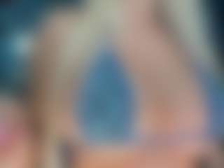 adrianna777's Live Sex Cam Show