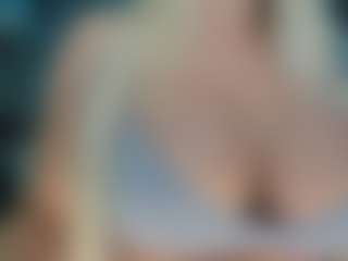 adrianna777's Live Sex Cam Show