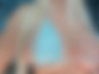 adrianna777's Live Sex Cam Show