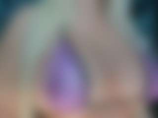 adrianna777's Live Sex Cam Show
