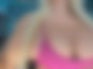 adrianna777's Live Sex Cam Show