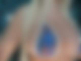adrianna777's Live Sex Cam Show
