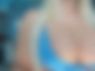 adrianna777's Live Sex Cam Show