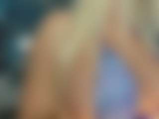 adrianna777's Live Sex Cam Show