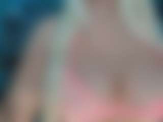 adrianna777's Live Sex Cam Show