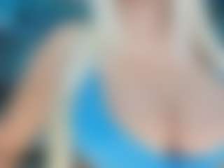 adrianna777's Live Sex Cam Show