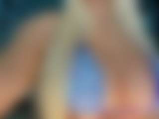 adrianna777's Live Sex Cam Show