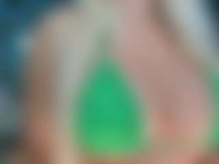 adrianna777's Live Sex Cam Show