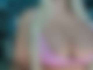 adrianna777's Live Sex Cam Show