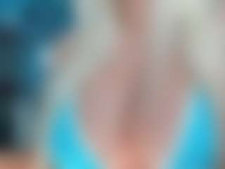 adrianna777's Live Sex Cam Show