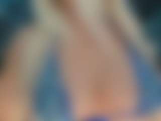 adrianna777's Live Sex Cam Show