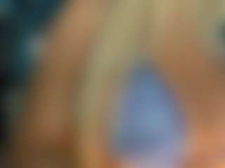 adrianna777's Live Sex Cam Show